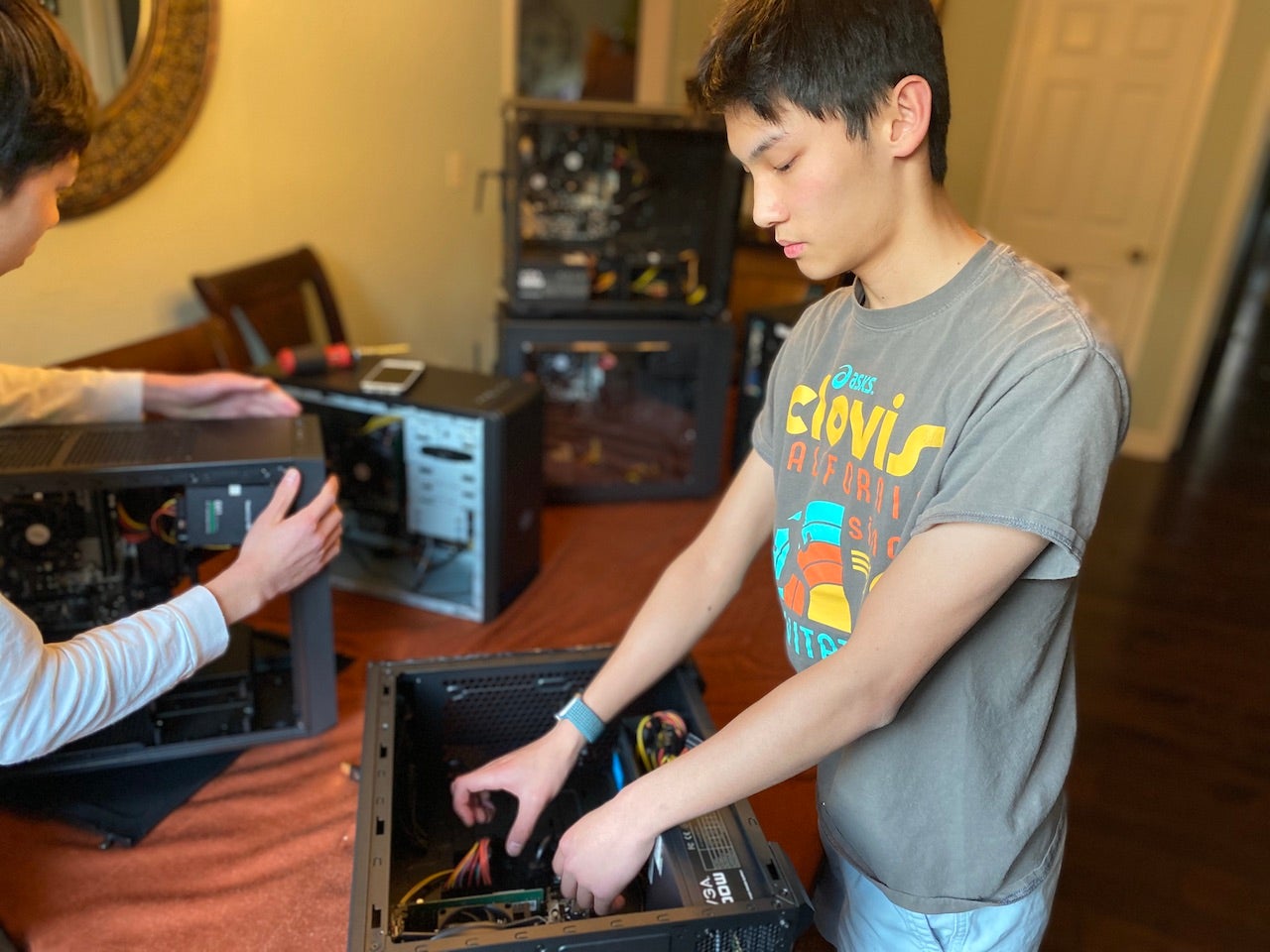 UC Riverside freshman builds computers for high school students in need